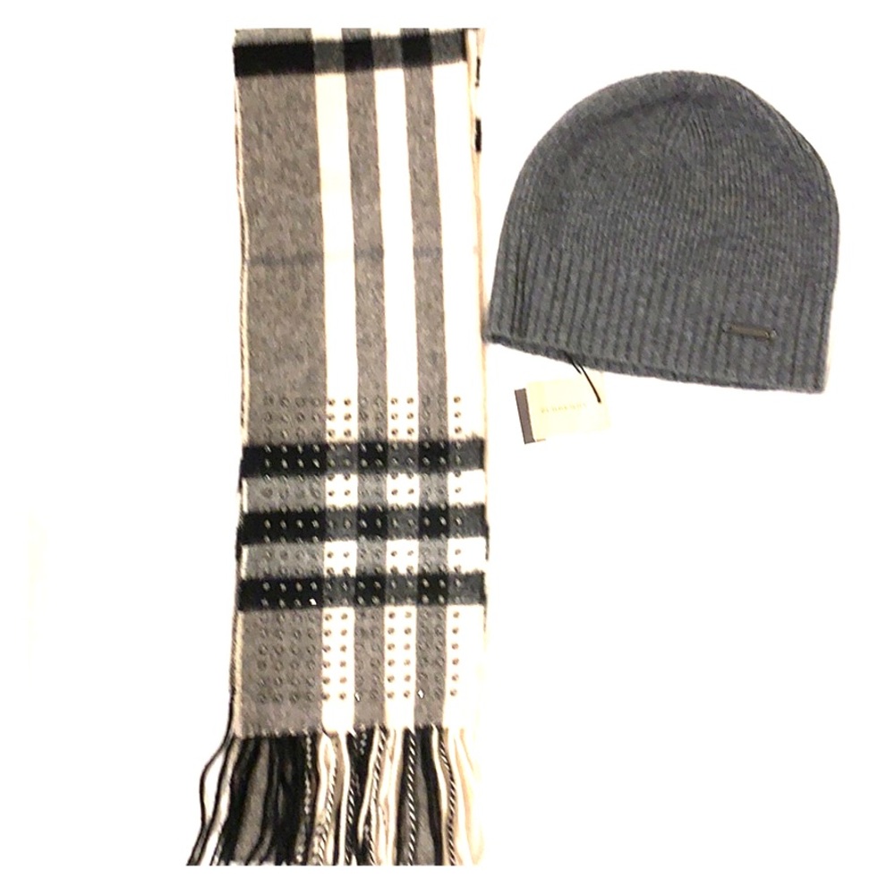 BURBERRY HAT & STUDDED SCARF SET ❤️💕